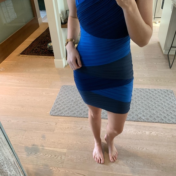 BCBG bodycon dress -LIKE NEW - Picture 6 of 7